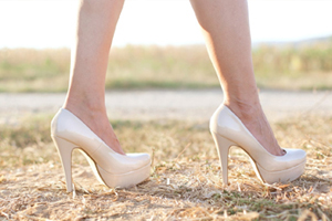 Comment Polir les Chaussures Blanches?